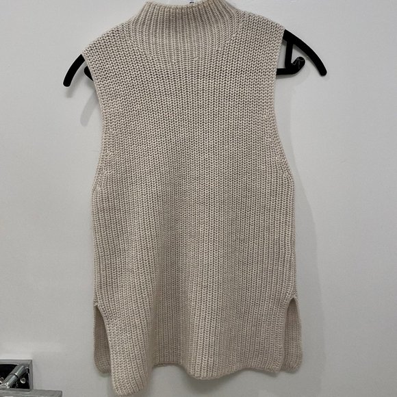 Aritzia Tops - Aritzia Babaton Canberra Sleeveless Turtleneck - Size XS